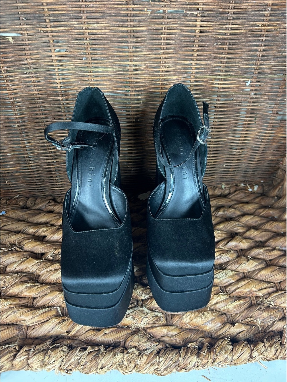 Giana Bini Black platform Mary Jane heels